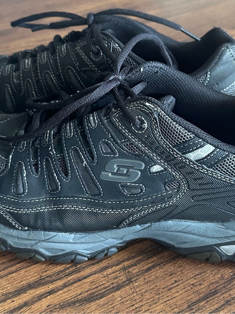 Skechers Men's Black Low-Top Athletic Sneakers Size 11 1/2